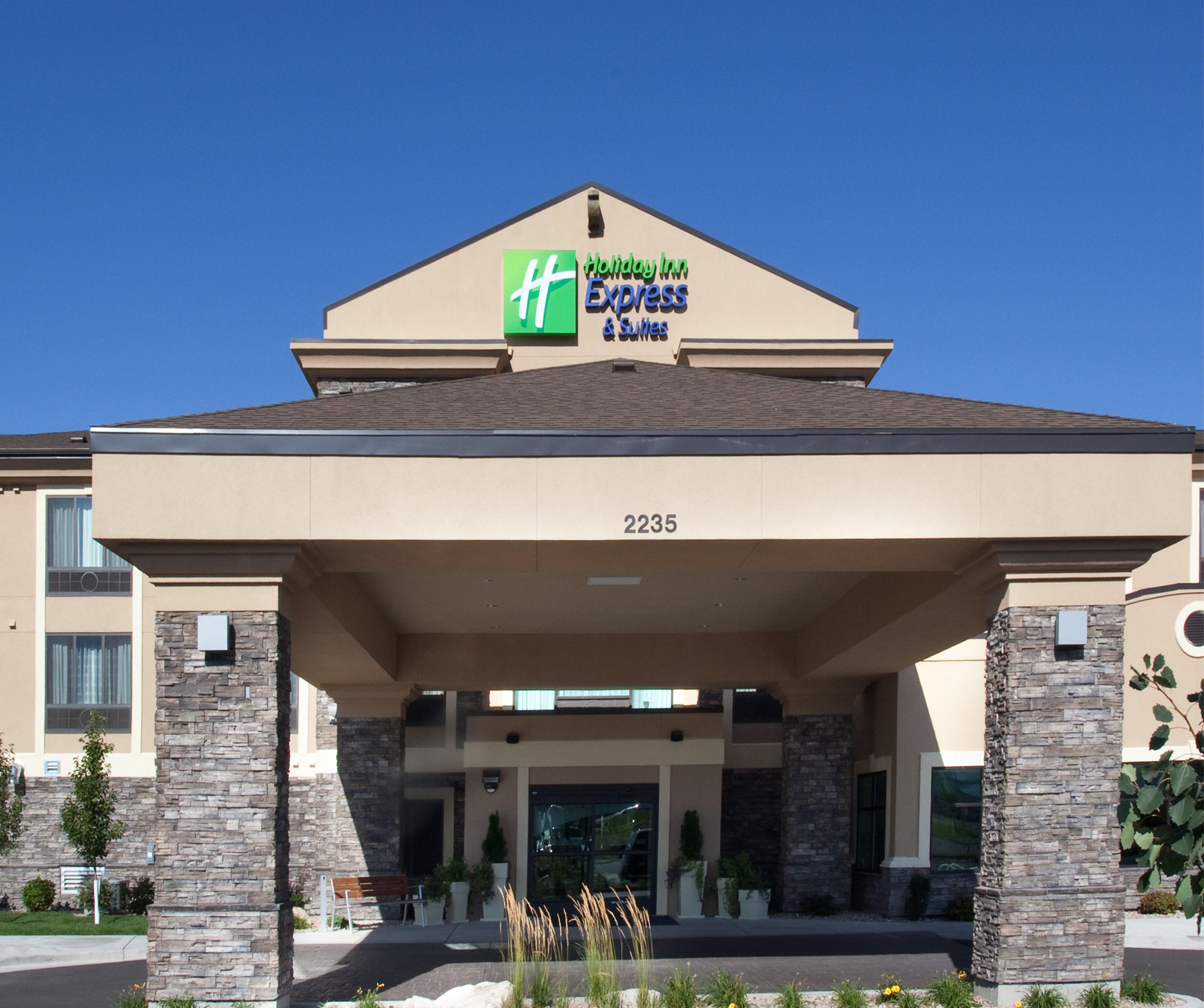 Holiday Inn Express & Suites Logan, An Ihg Hotel Экстерьер фото